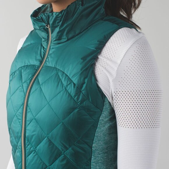 NWT Lululemon Down For A Run Vest, Sz 4, FORAGE TEAL - Picture 3 of 11